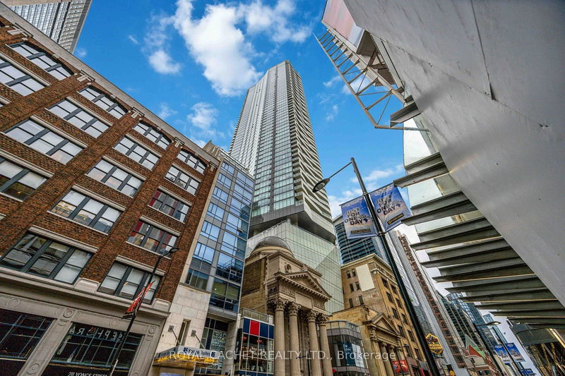 197 Yonge St, unit 1411 for sale