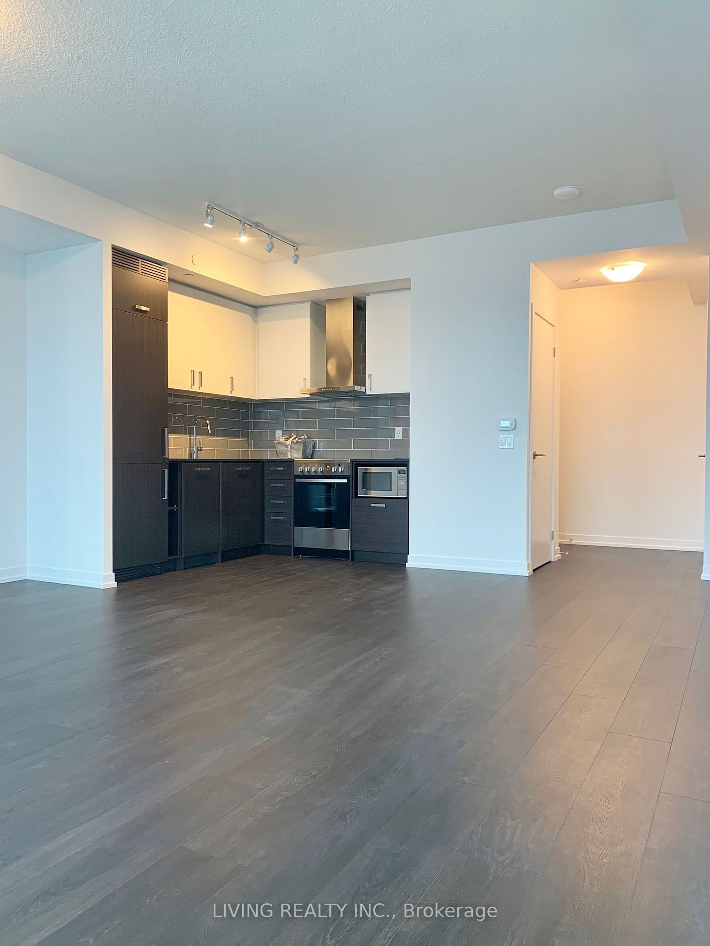 125 Redpath Ave, unit 3211 for rent