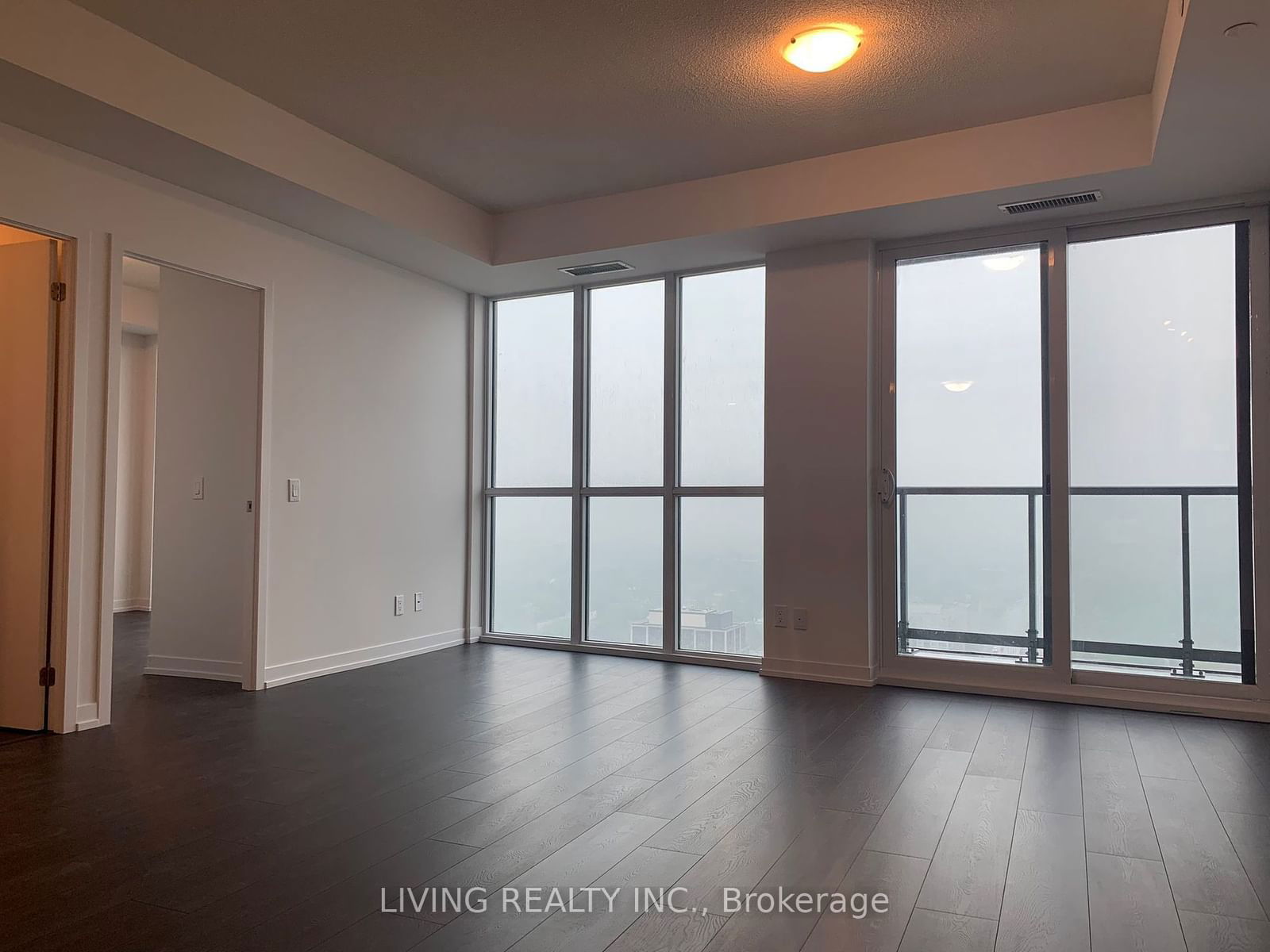 125 Redpath Ave, unit 3211 for rent