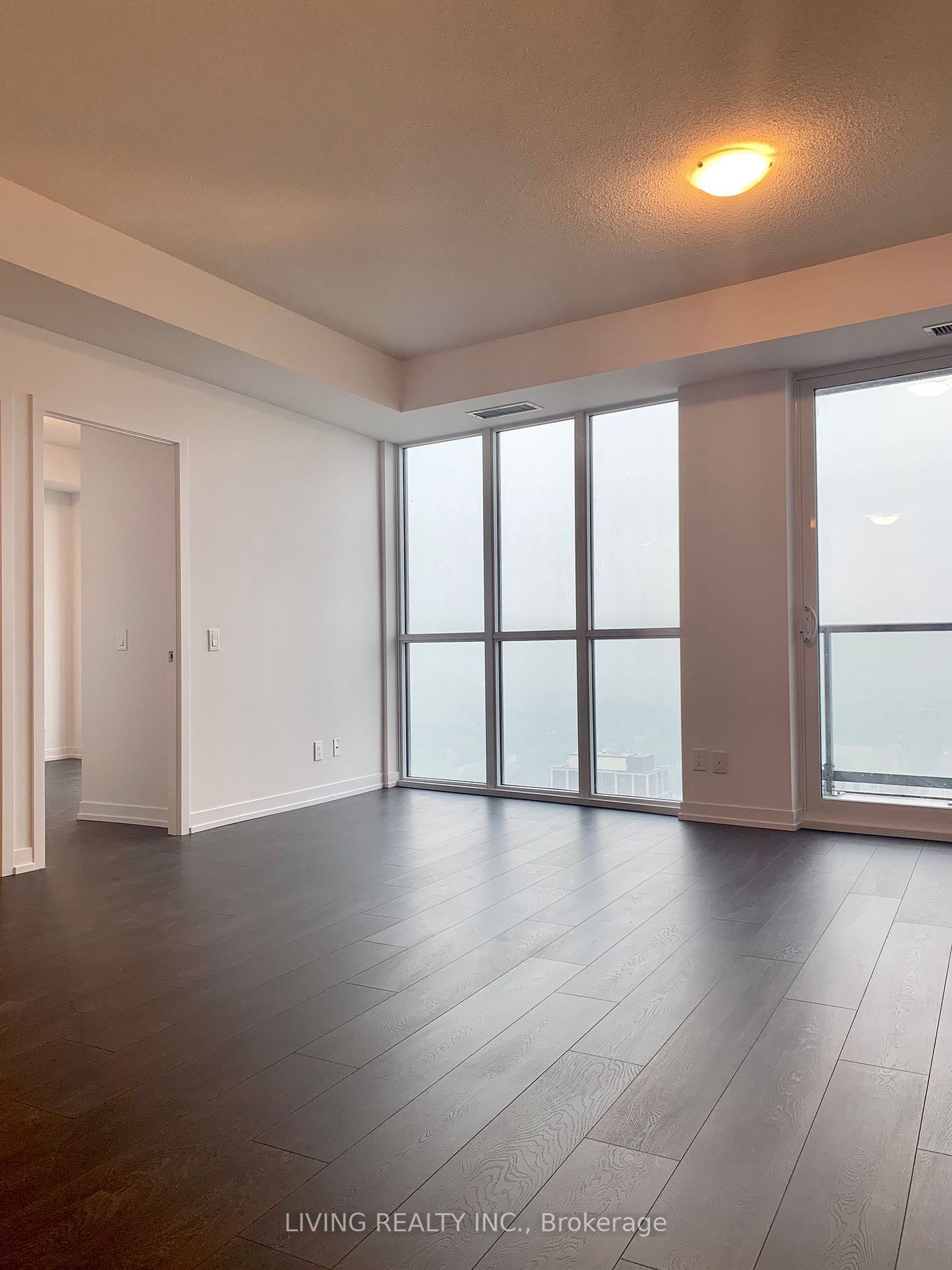 125 Redpath Ave, unit 3211 for rent