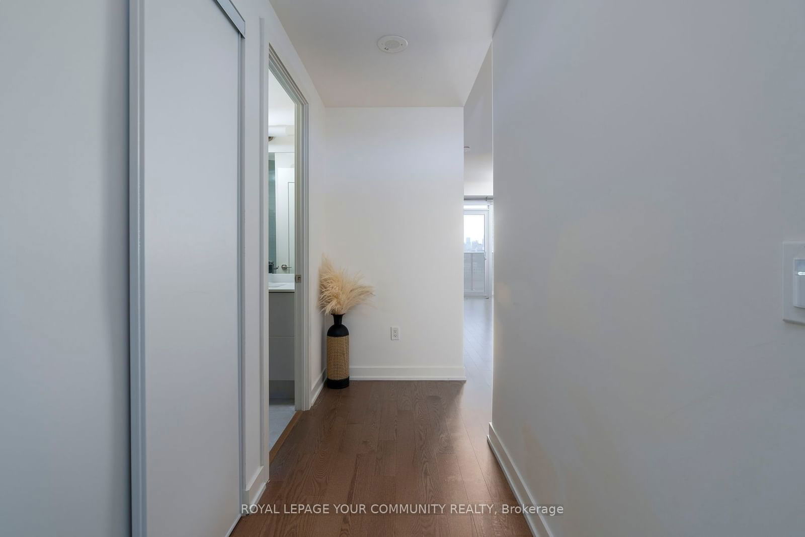 330 Richmond St W, unit 1812 for rent