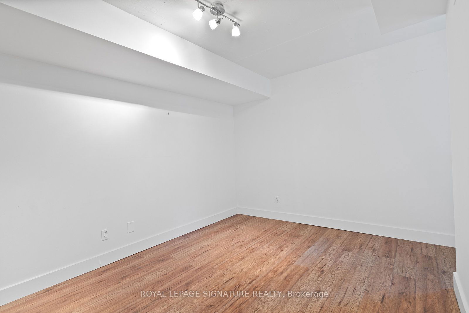 323 Richmond St E, unit 316 for rent