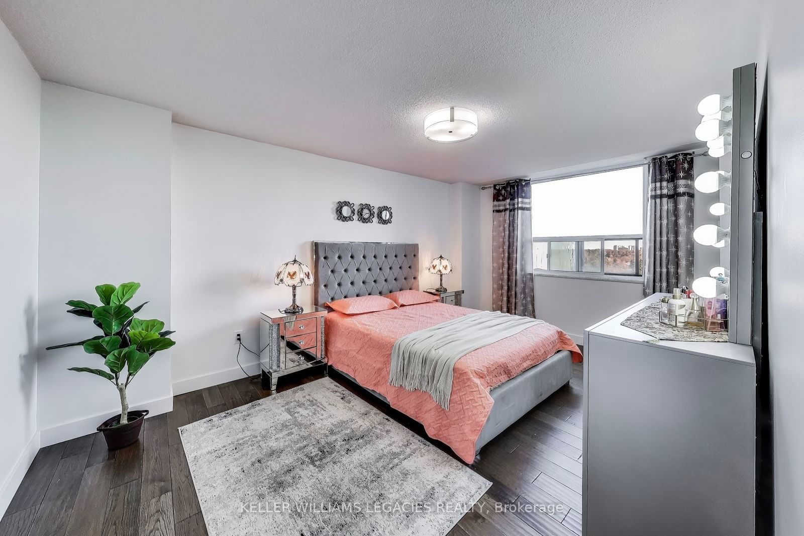 5 Old Sheppard Ave E, unit 1205 for sale