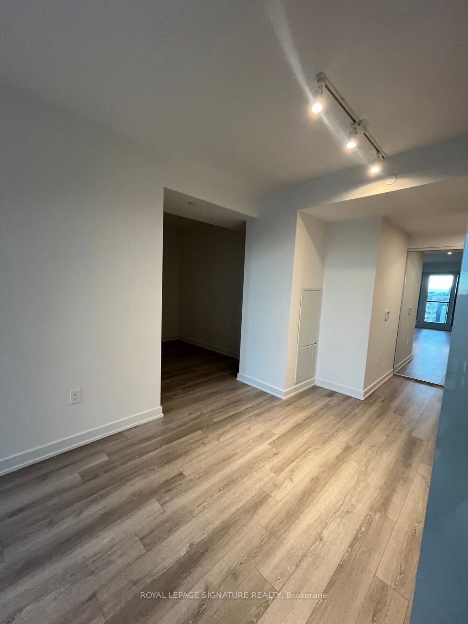 238 Simcoe St N, unit 3310 for rent