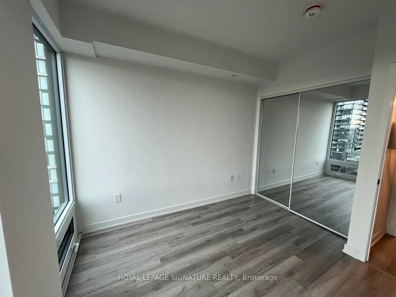 238 Simcoe St N, unit 3310 for rent