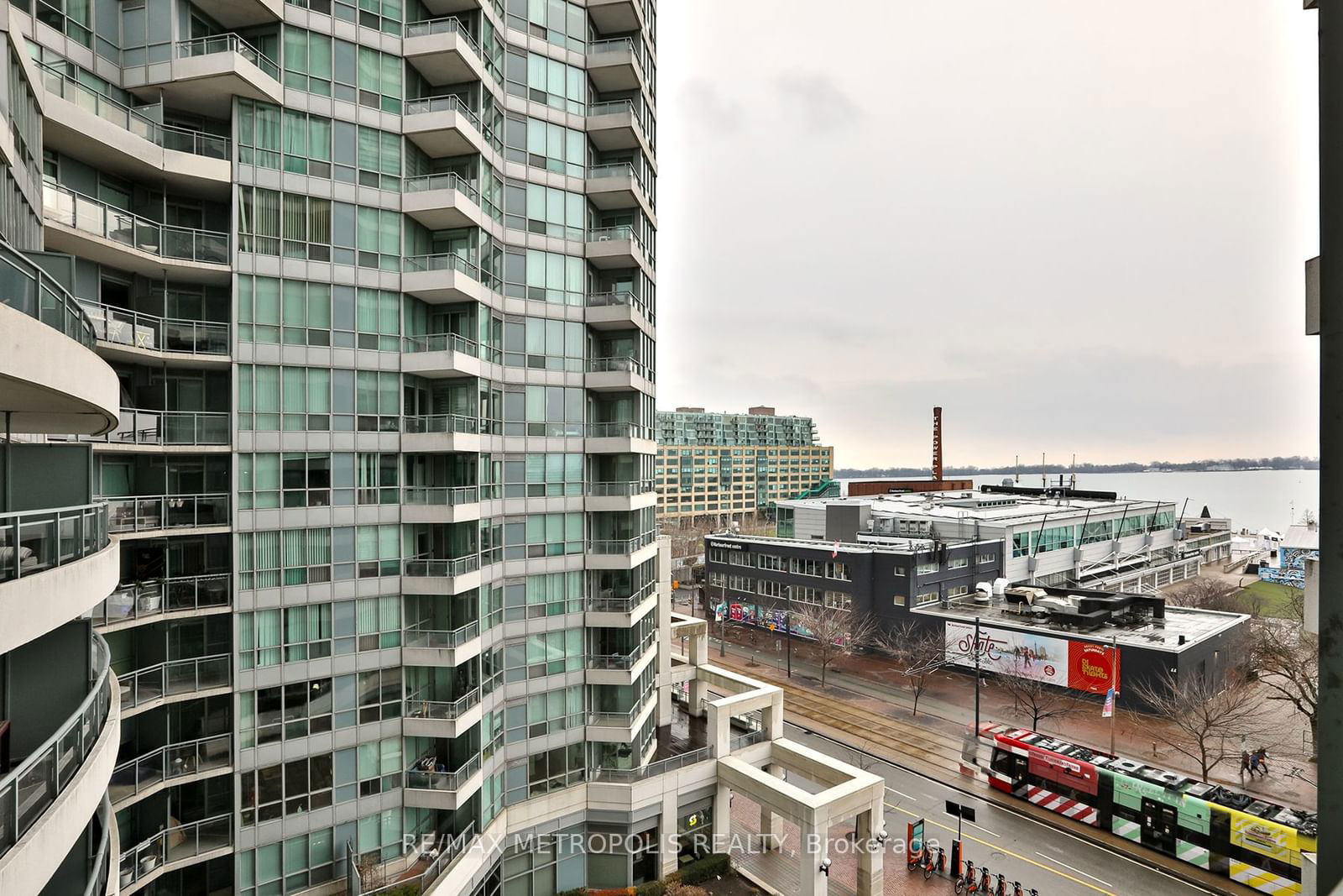 230 Queens Quay W, unit 820 for sale