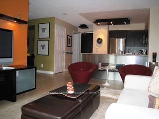 30 Grand Trunk Cres, unit 1005 for rent