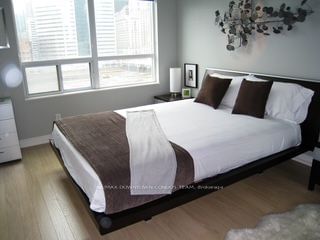 30 Grand Trunk Cres, unit 1005 for rent