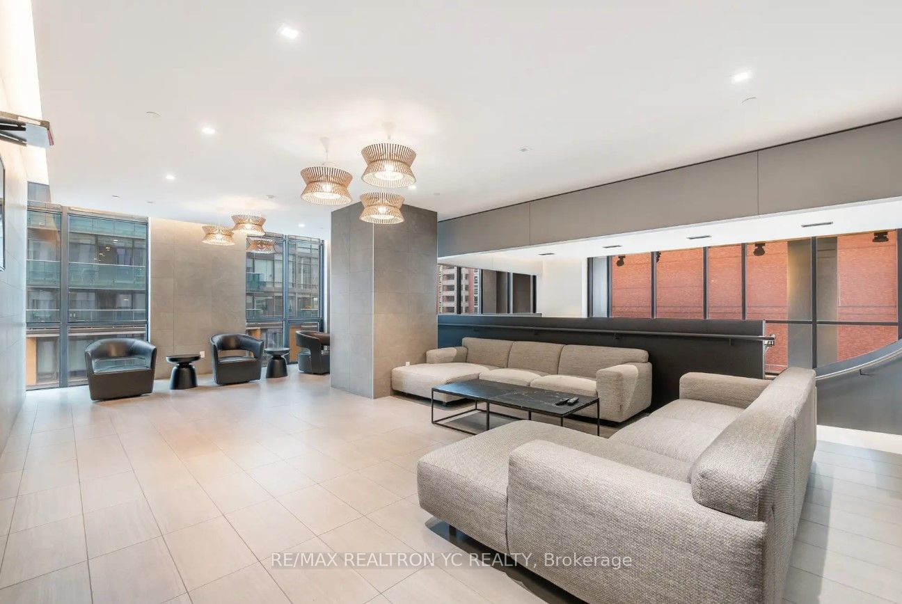 1 Yorkville Ave, unit 3309 for rent