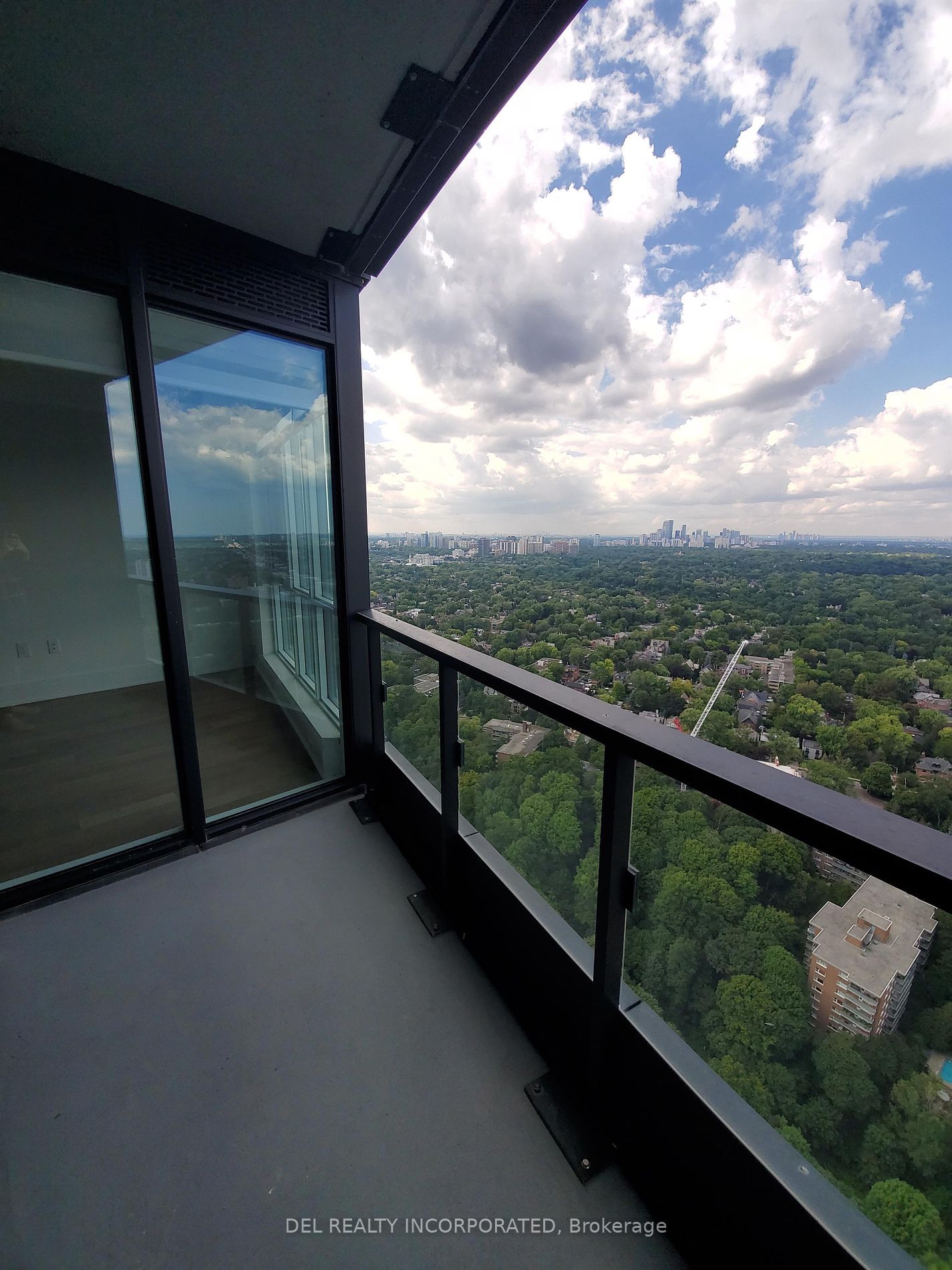 585 Bloor St E, unit 4223 for rent