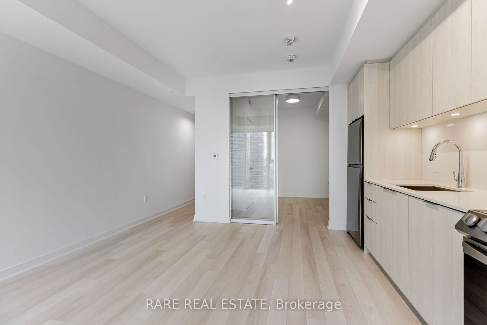 357 King St W, unit 2401 for rent