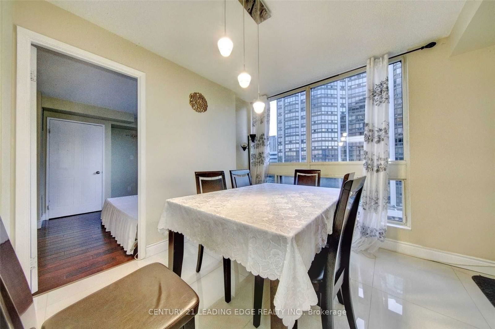 5 Kenneth Ave, unit 705 for rent