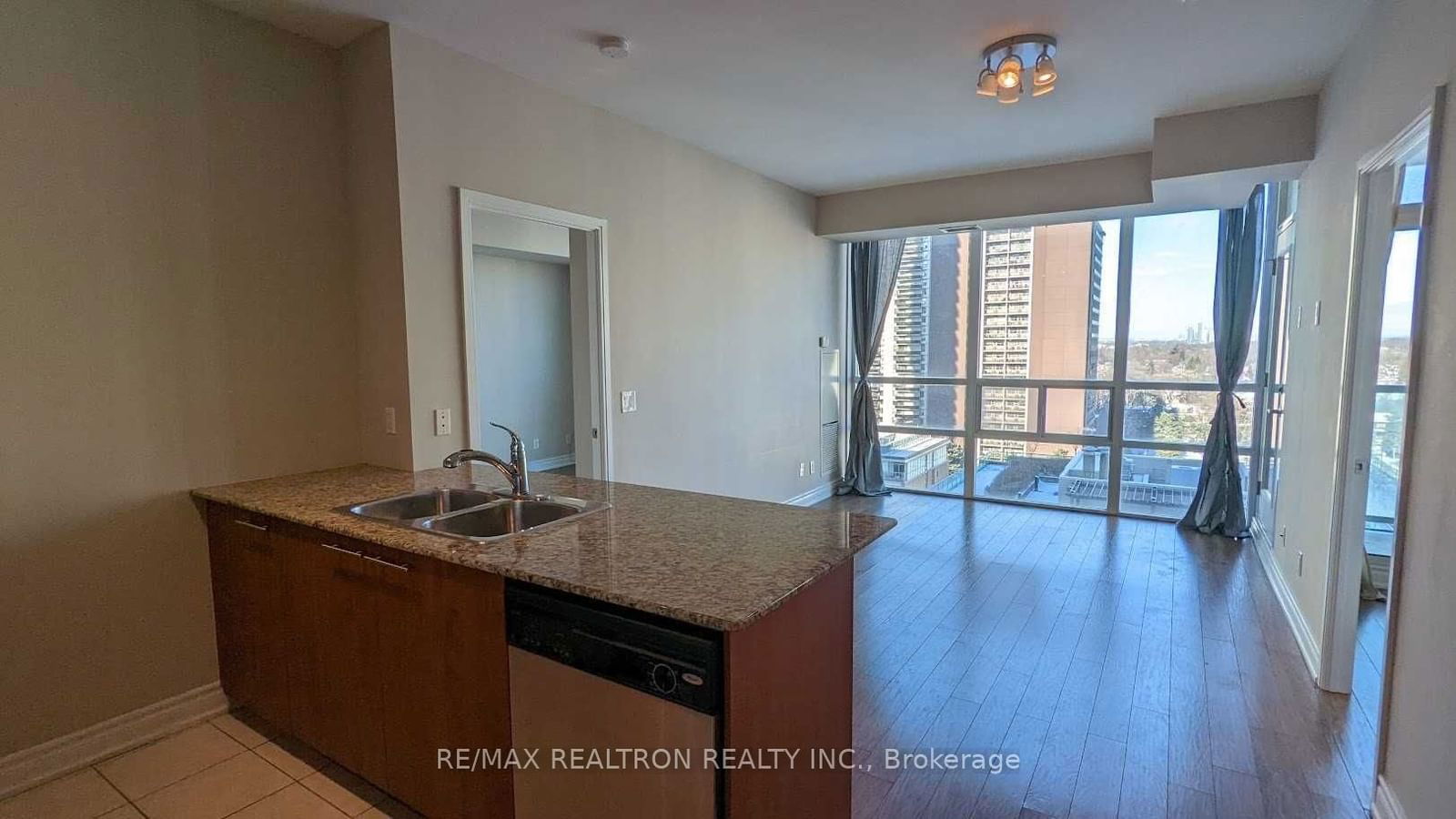 88 Broadway Ave, unit 1201 for rent