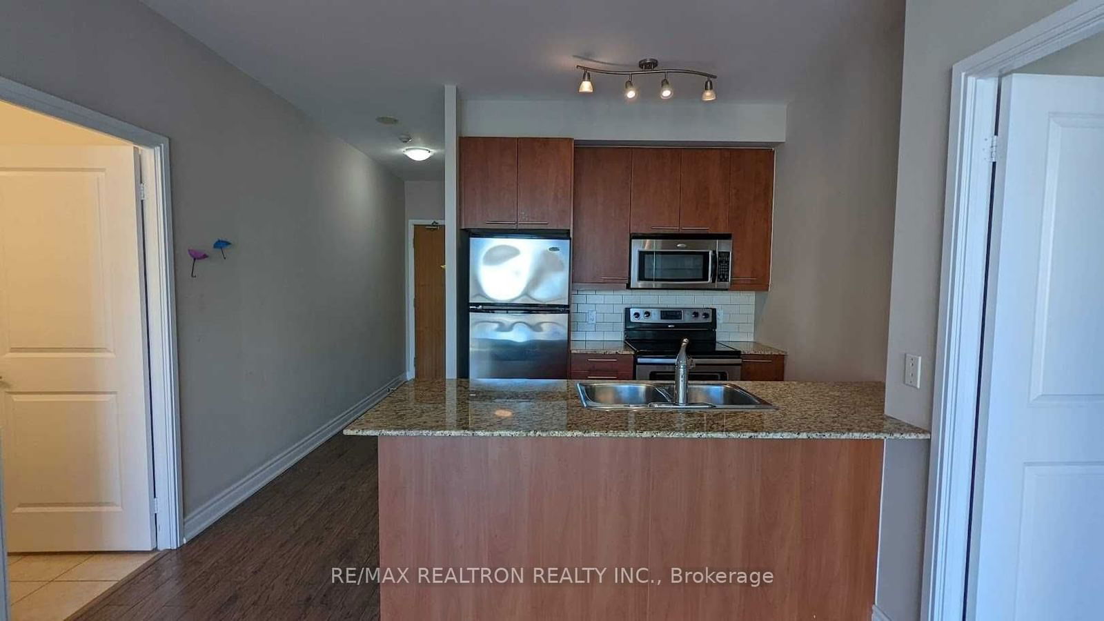 88 Broadway Ave, unit 1201 for rent