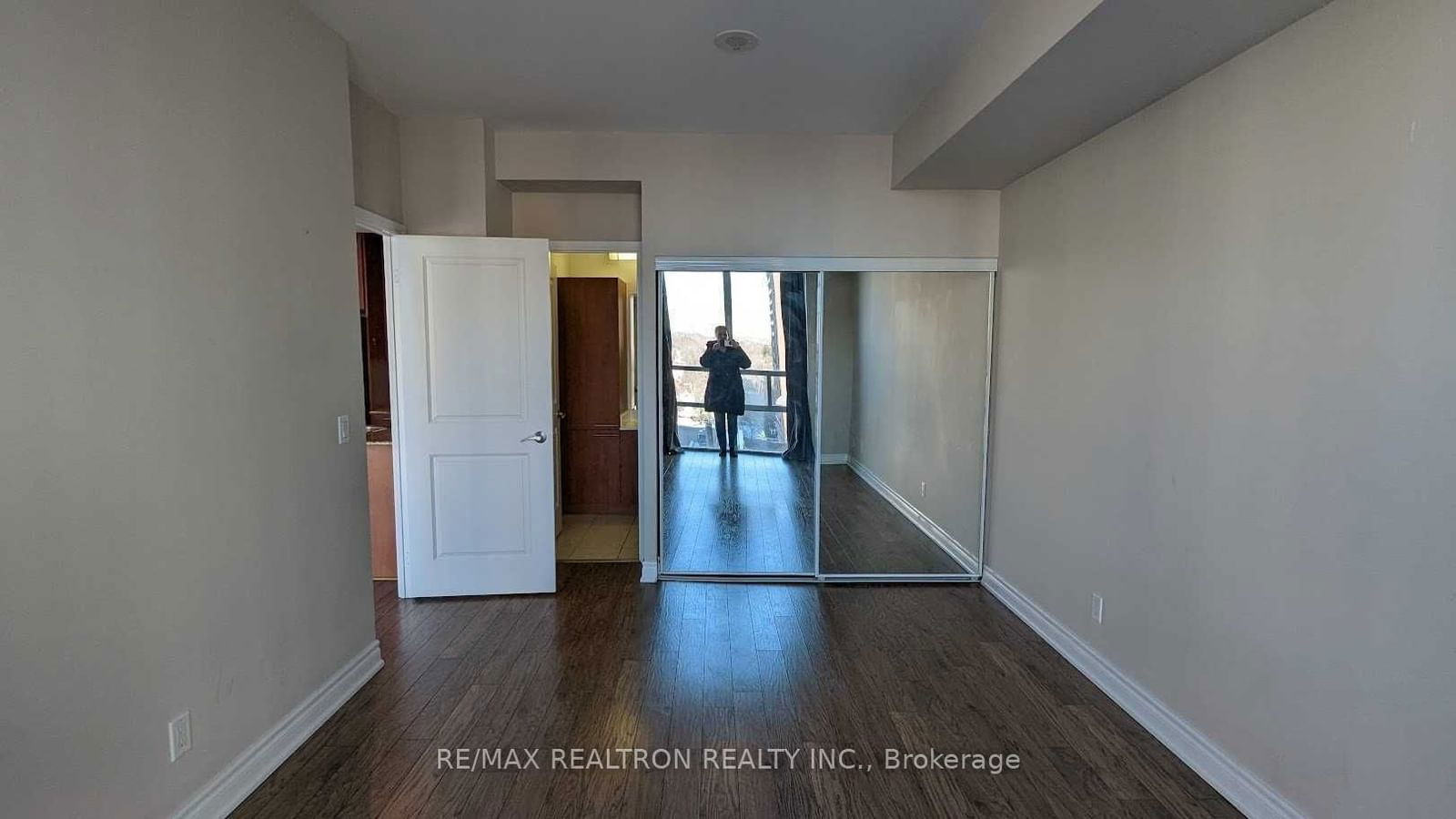 88 Broadway Ave, unit 1201 for rent