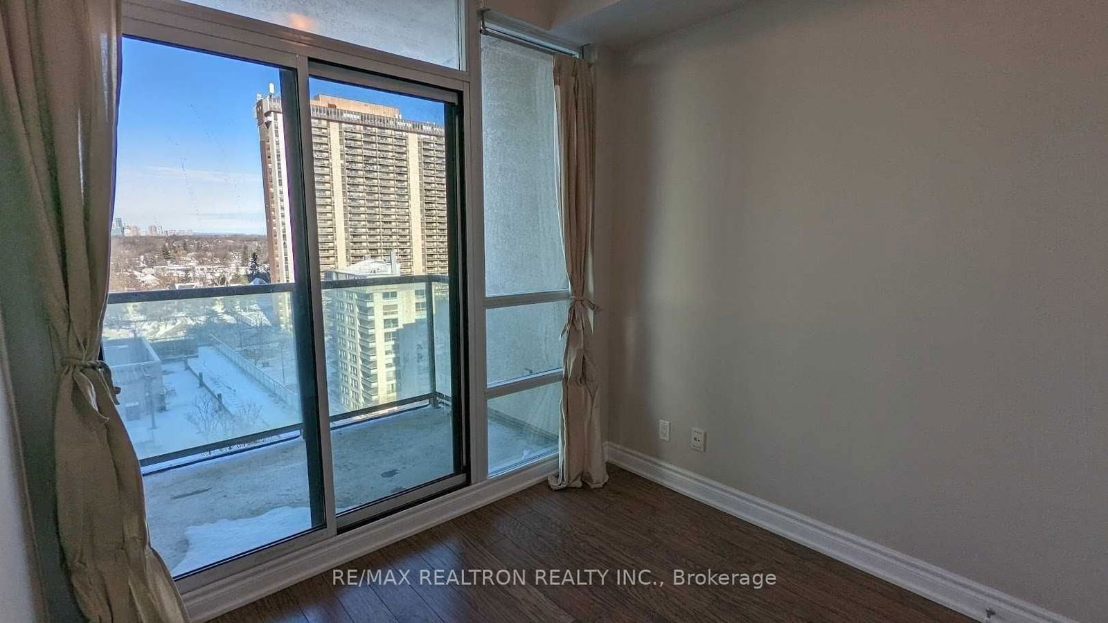 88 Broadway Ave, unit 1201 for rent