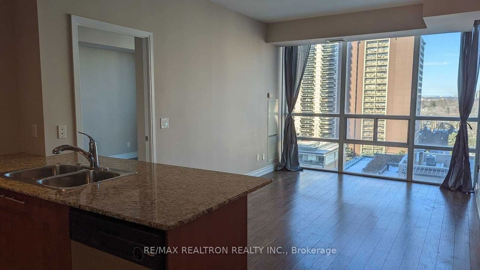 88 Broadway Ave, unit 1201 for rent