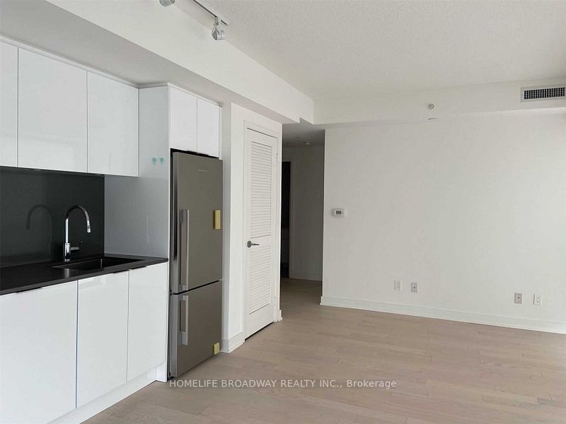 25 Richmond St E, unit 1402 for rent