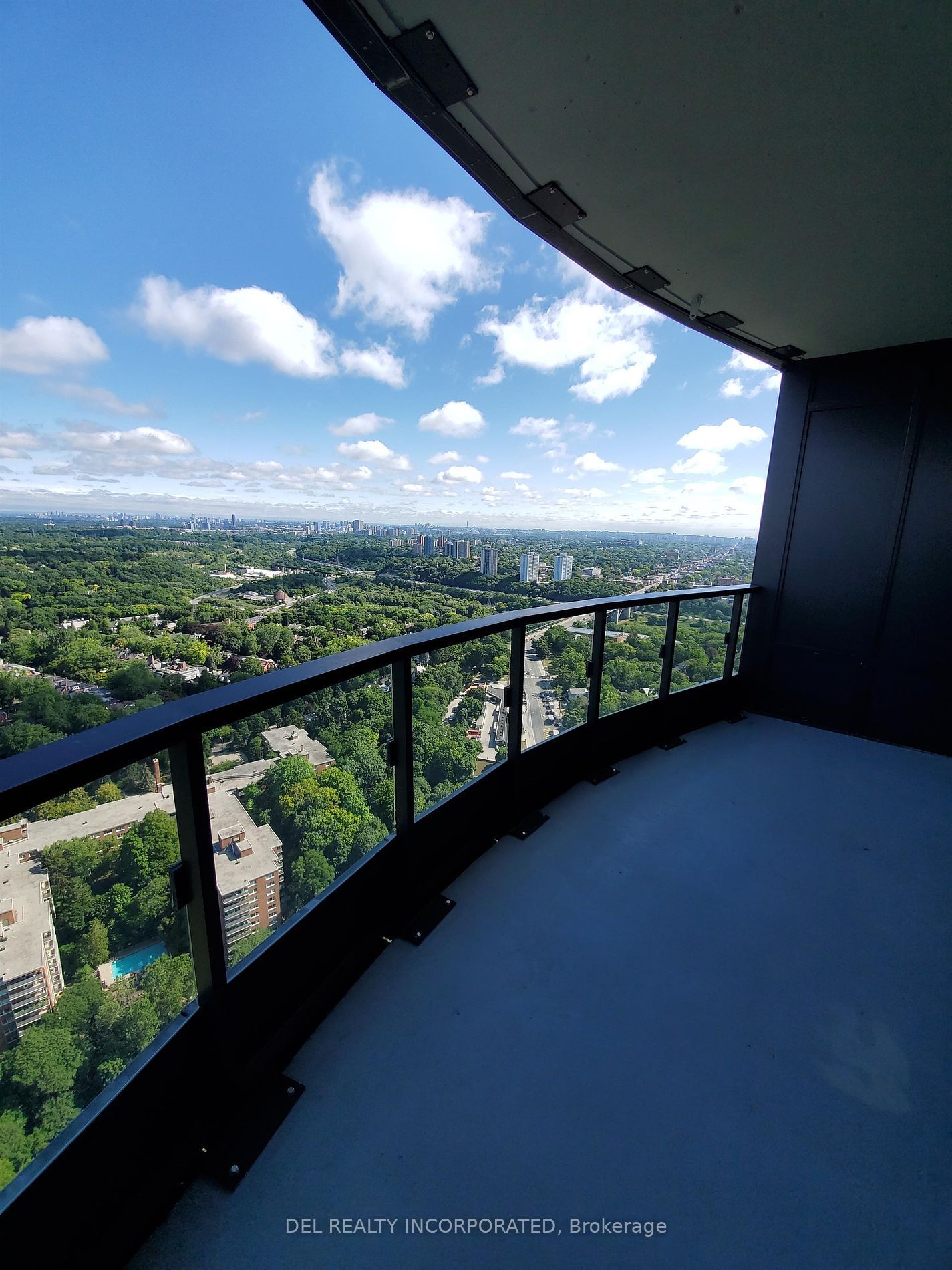 585 Bloor St E, unit 4023 for rent