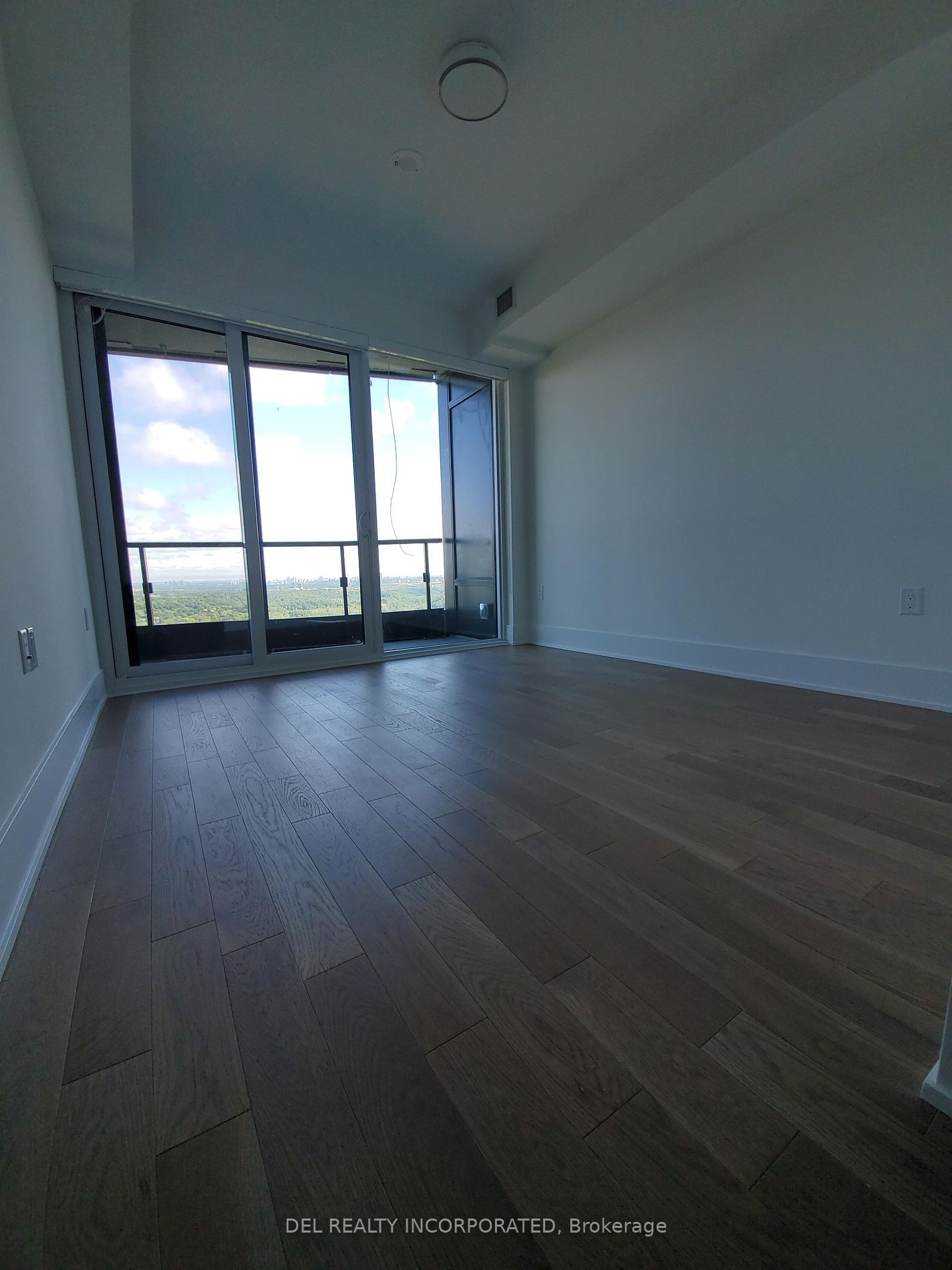 585 Bloor St E, unit 4023 for rent