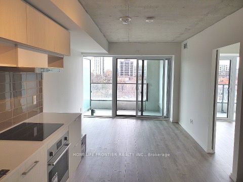 8 Hillsdale Ave E, unit 831 for rent