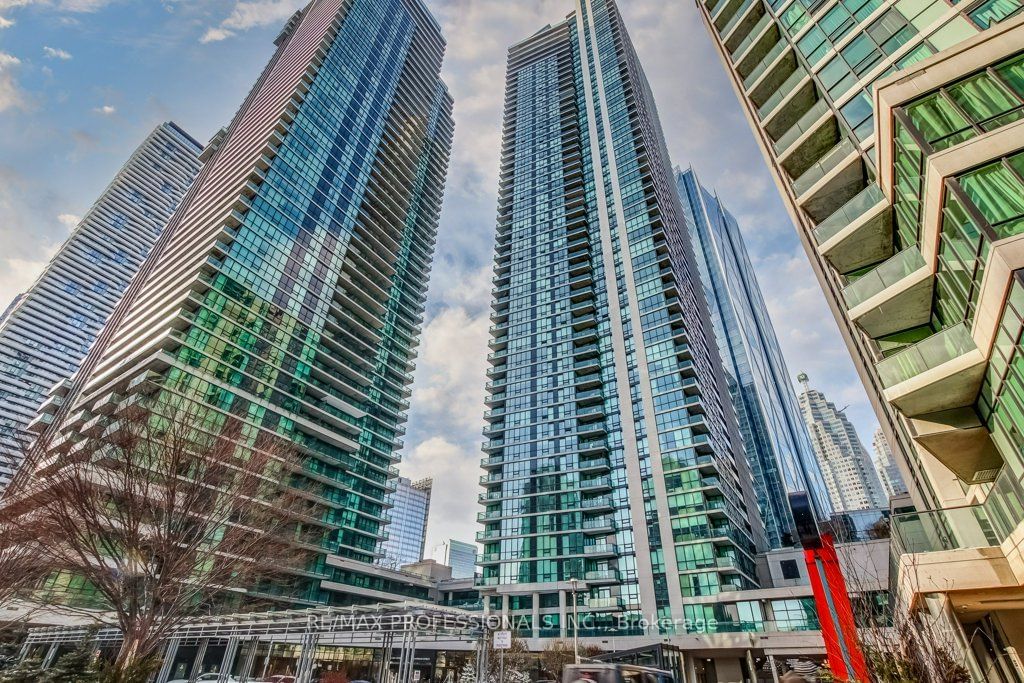 16 Harbour St, unit 4010 for rent