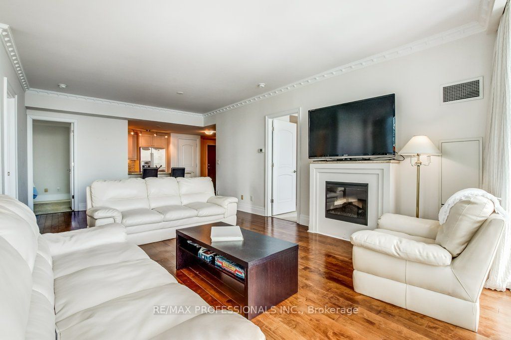 16 Harbour St, unit 4010 for rent