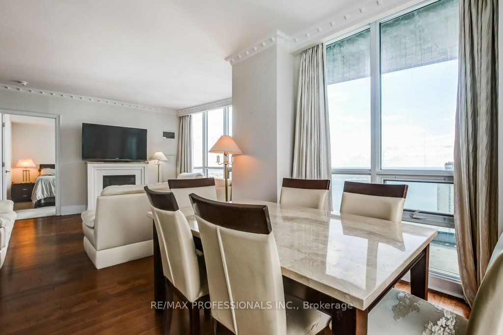 16 Harbour St, unit 4010 for rent