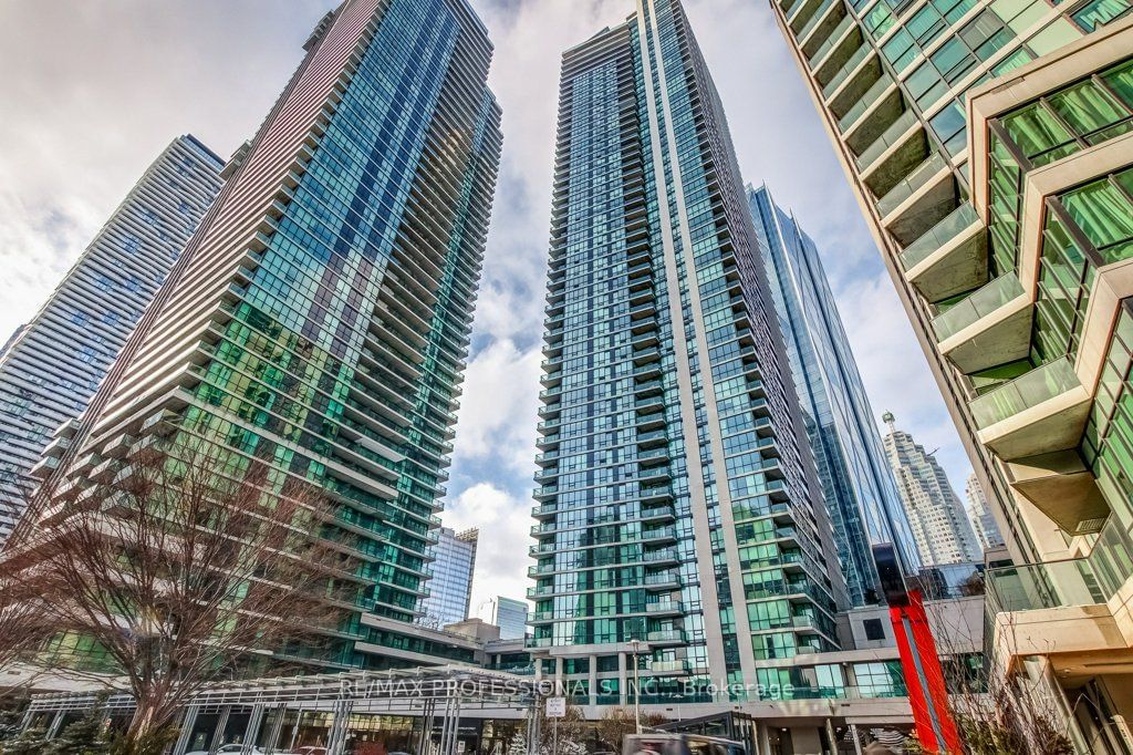 16 Harbour St, unit 4010 for rent