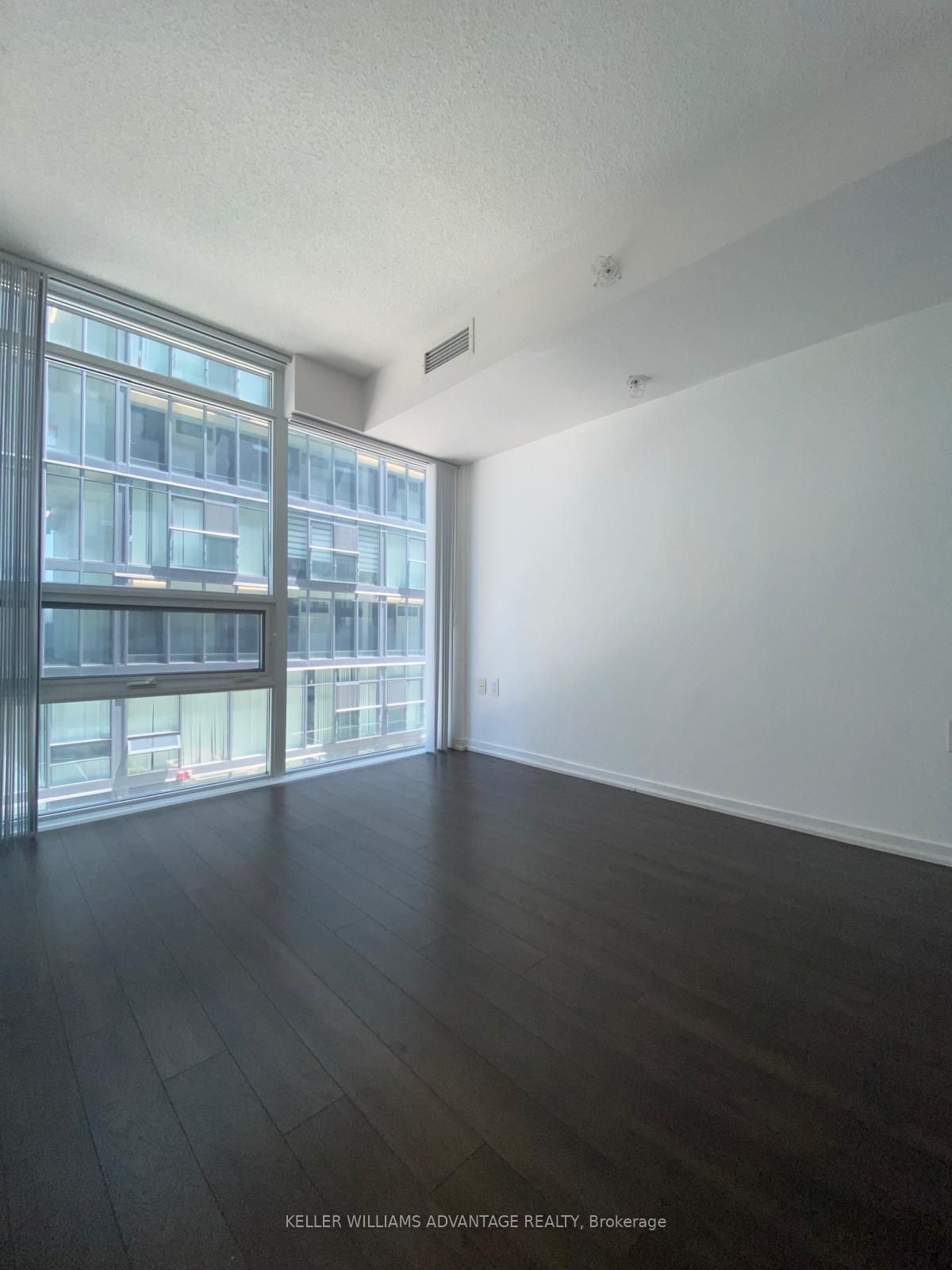 36 Lisgar St, unit 903 for rent