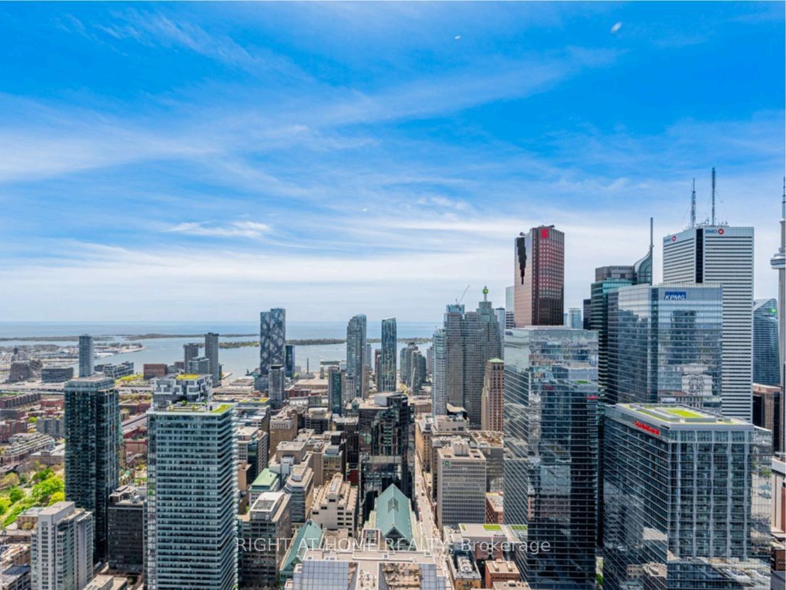 197 Yonge St, unit 07 for rent