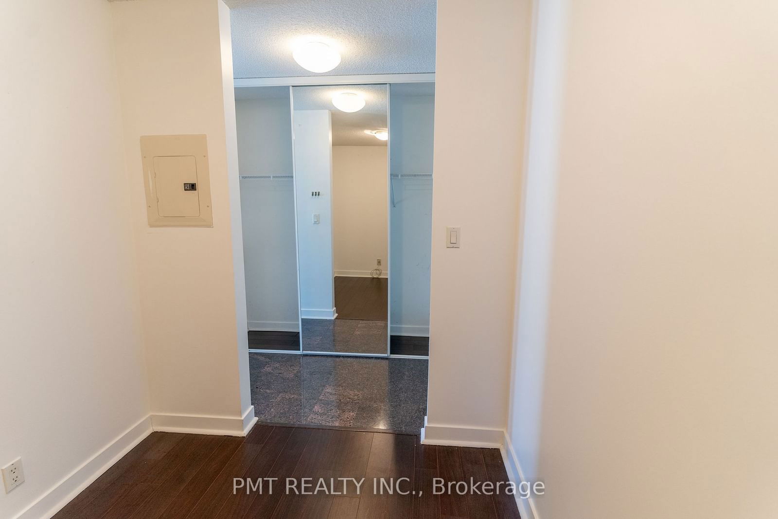 81 Navy Wharf Crt, unit 3501 for rent