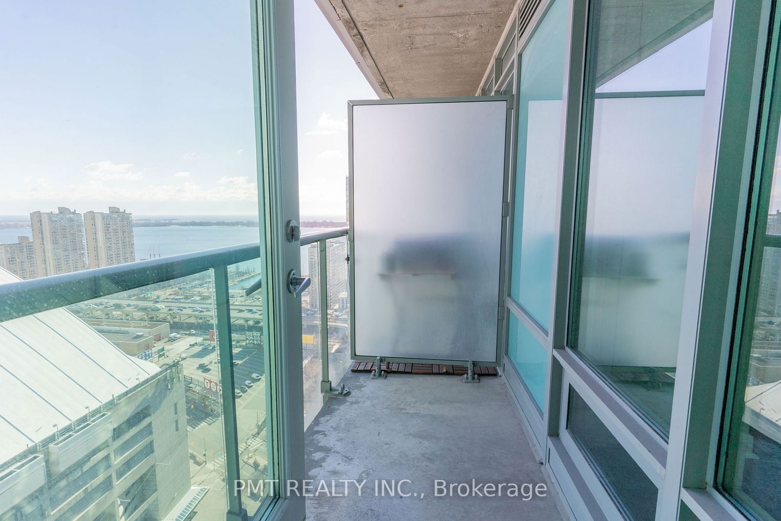 81 Navy Wharf Crt, unit 3501 for rent