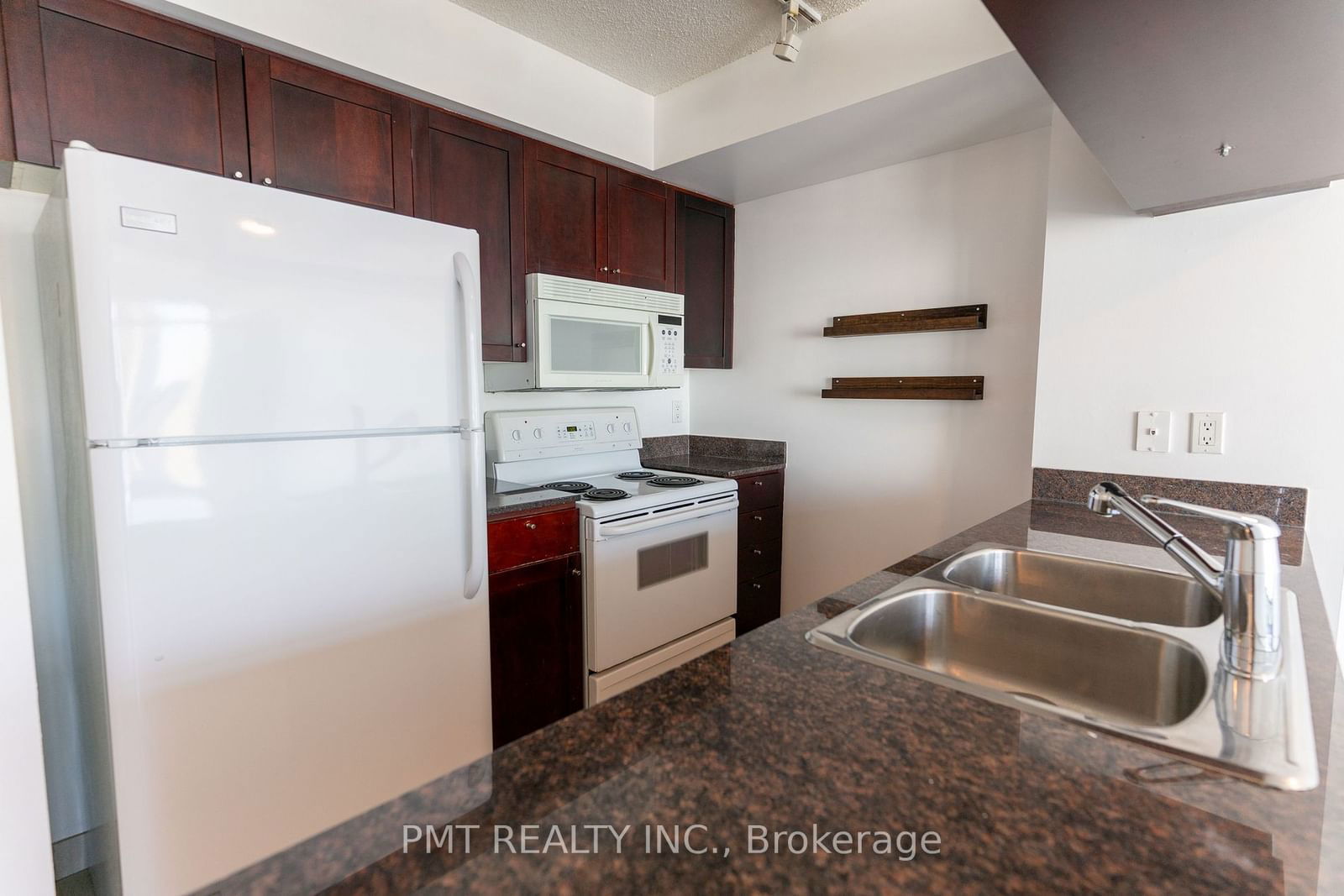 81 Navy Wharf Crt, unit 3501 for rent