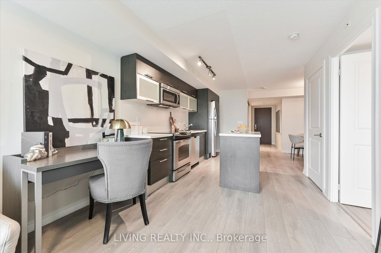 386 Yonge St, unit 2203 for rent