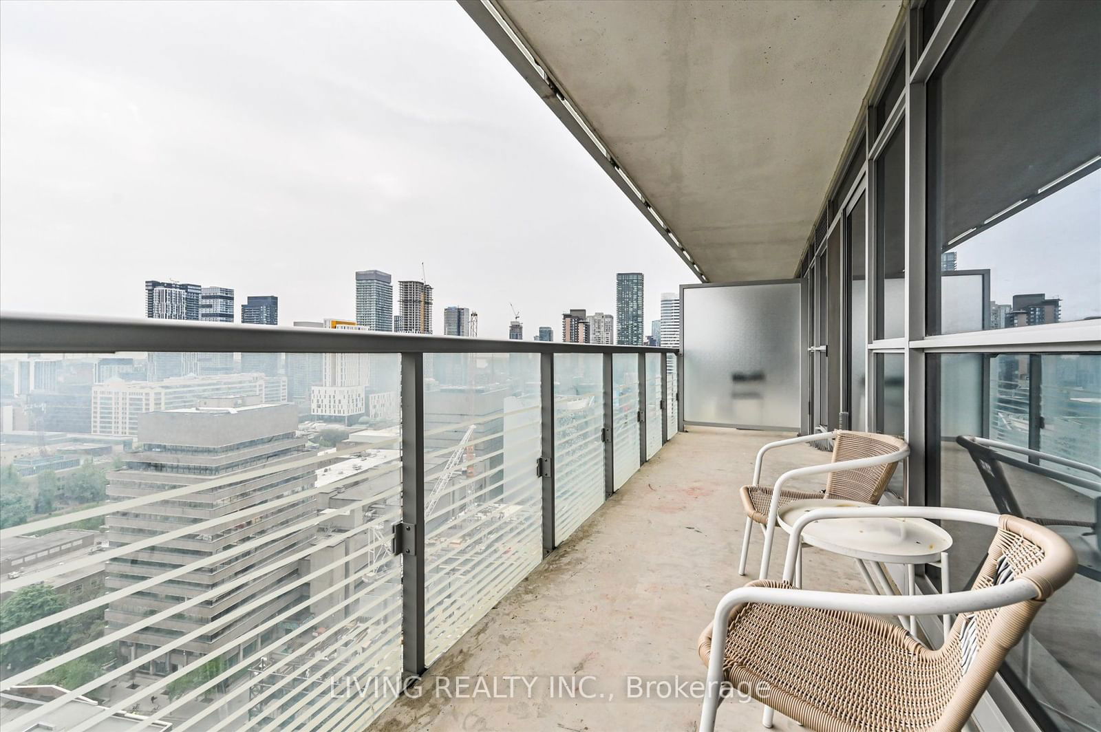 386 Yonge St, unit 2203 for rent