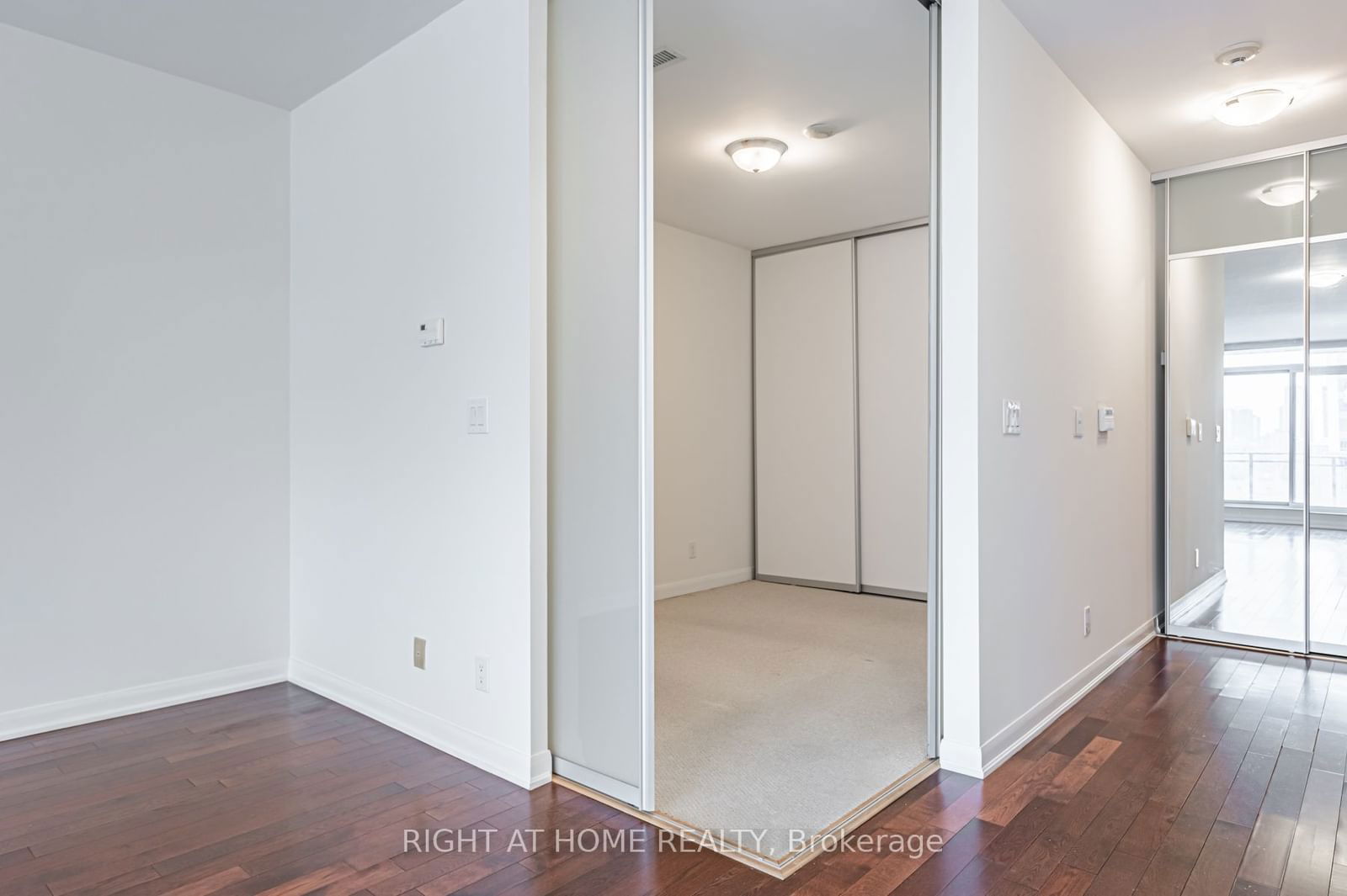 205 Frederick St, unit 1106 for rent