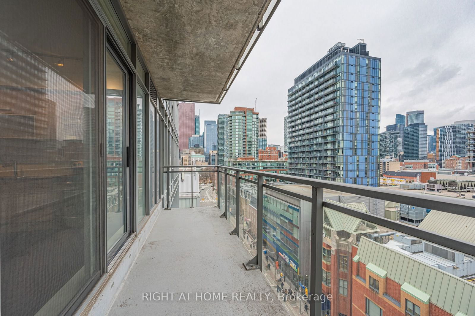 205 Frederick St, unit 1106 for rent