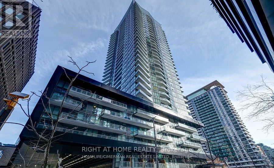 30 Roehampton Ave, unit 1207 for rent