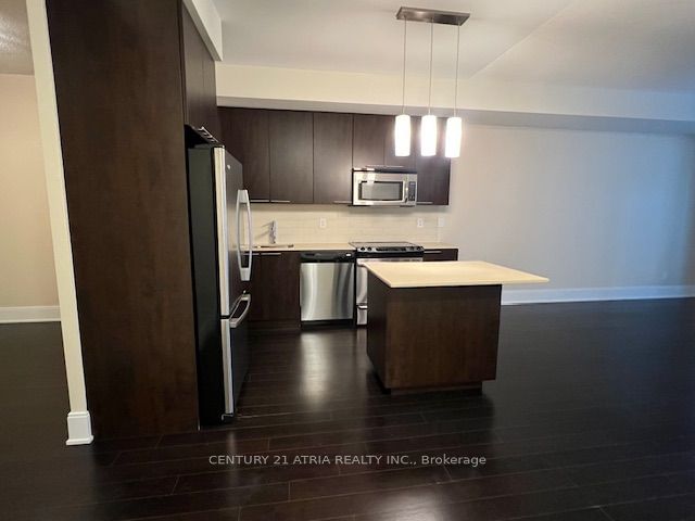 25 Broadway Ave, unit 606 for rent