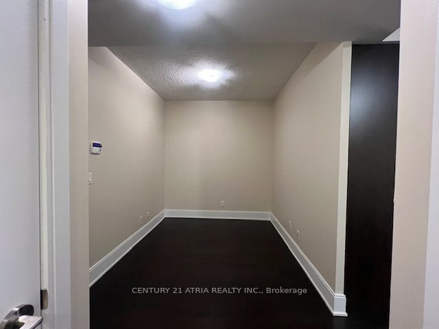 25 Broadway Ave, unit 606 for rent