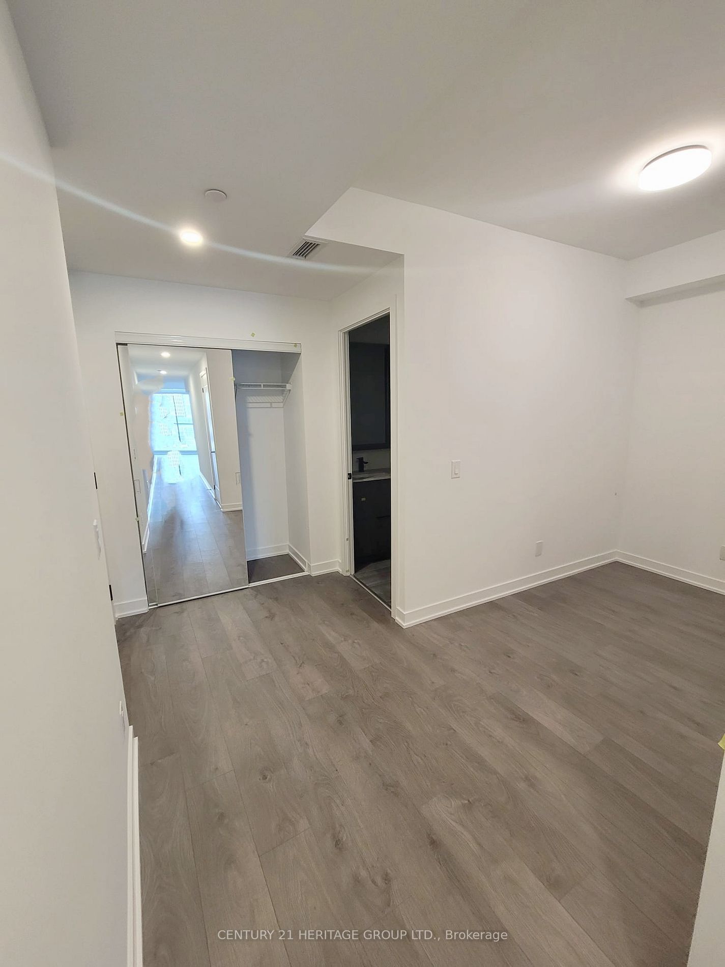 5 Defries St, unit 619 for rent