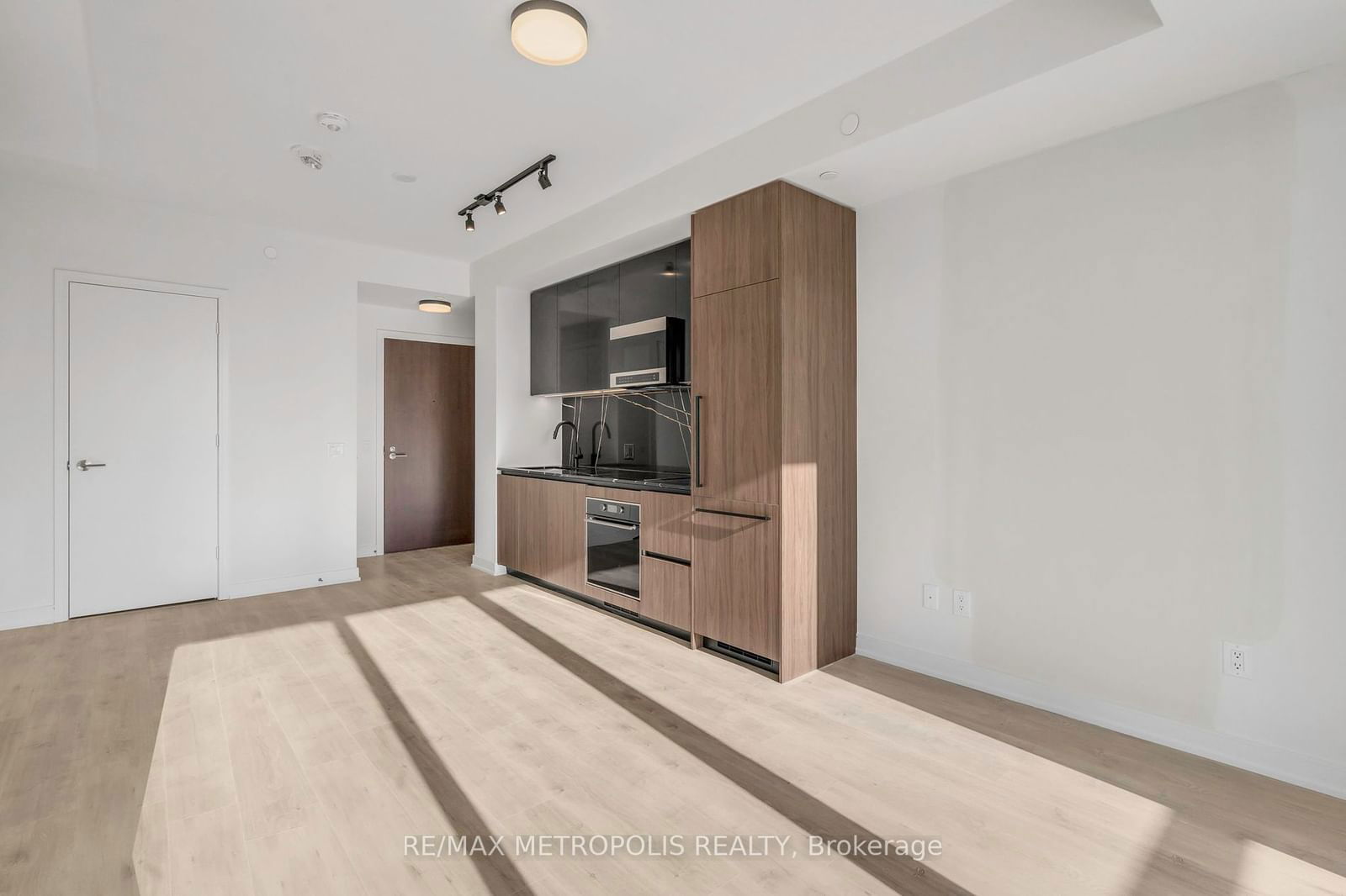 425 Front St E, unit 1107 for rent