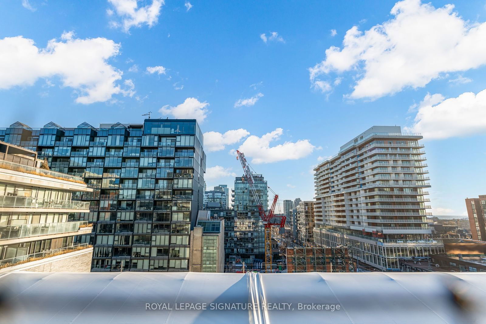 95 Bathurst St, unit 817 for rent