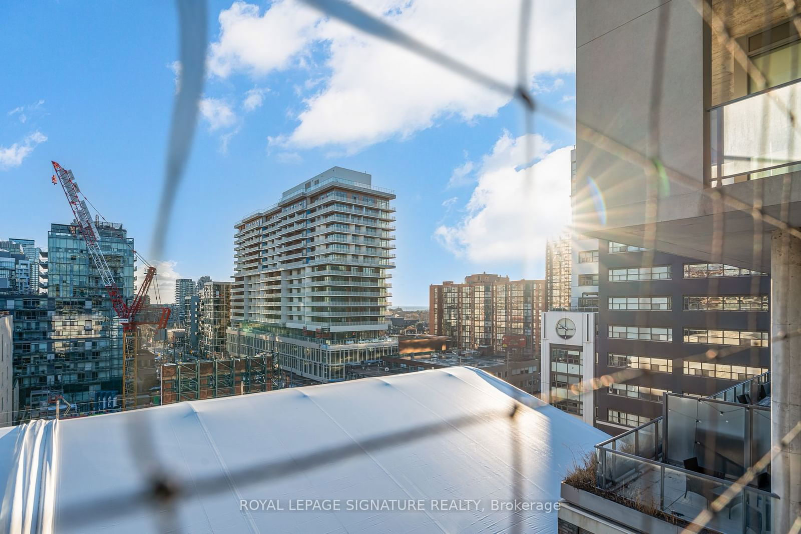 95 Bathurst St, unit 817 for rent