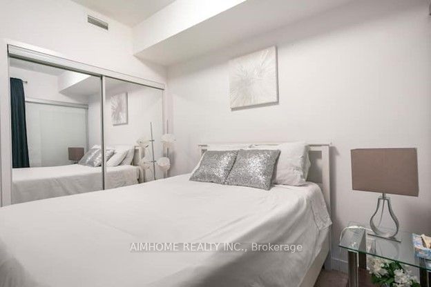 14 York St, unit 2004 for rent