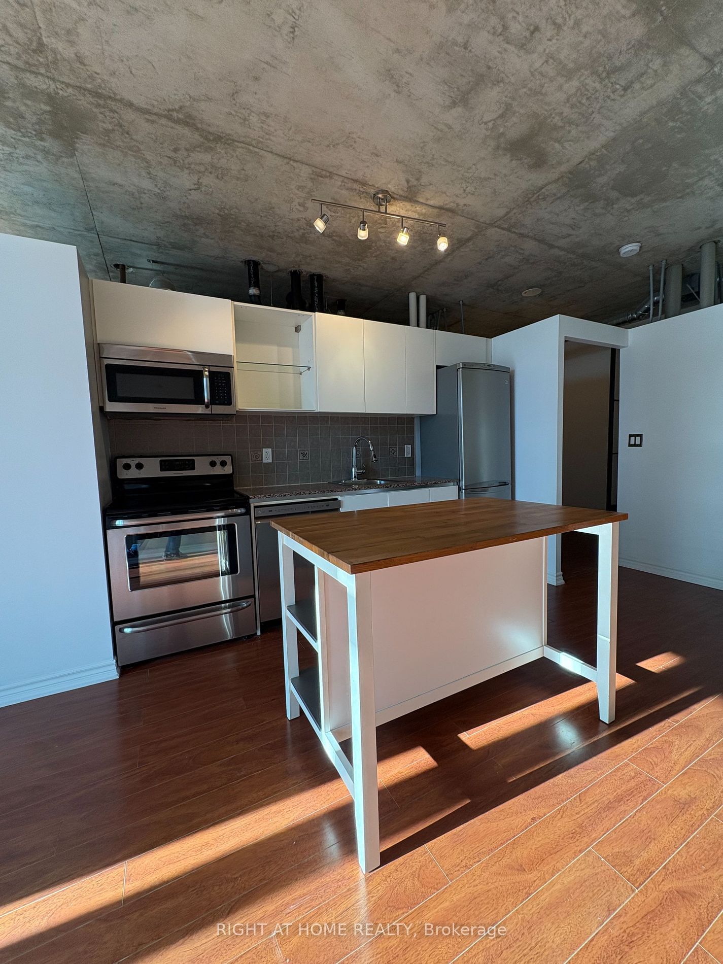 150 Sudbury St, unit 1015 for rent