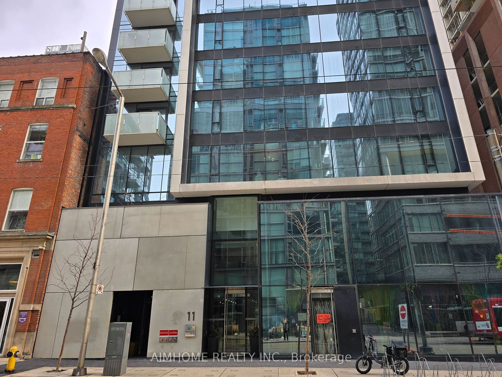 11 Charlotte St, unit 603 for rent