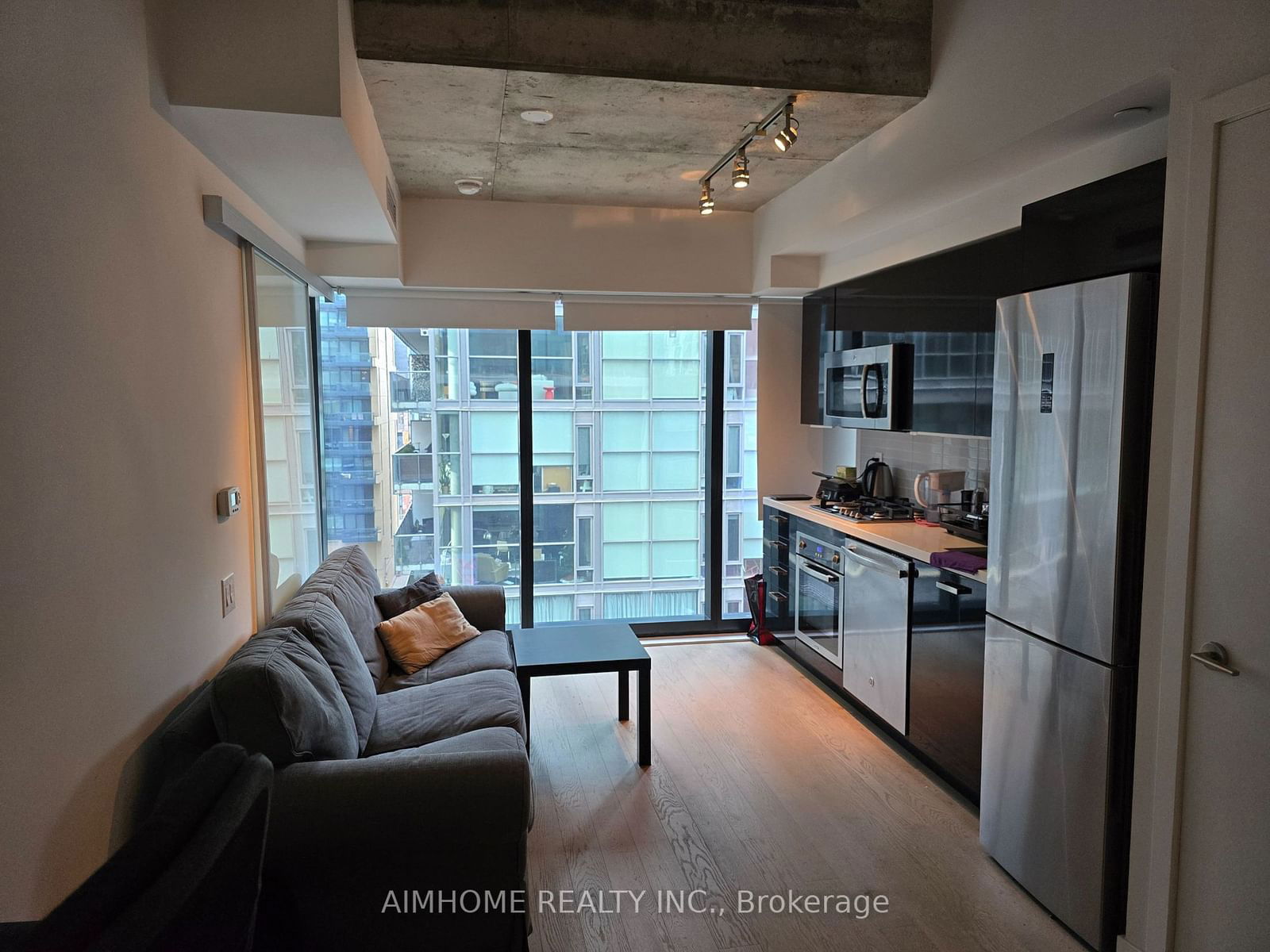 11 Charlotte St, unit 603 for rent