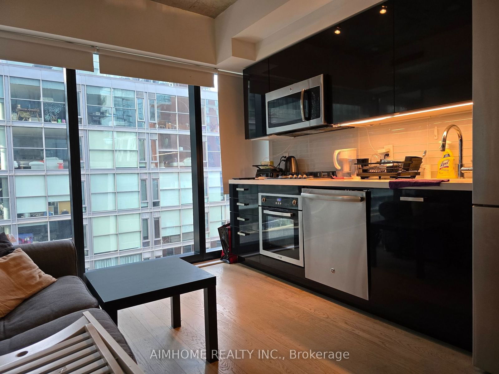 11 Charlotte St, unit 603 for rent